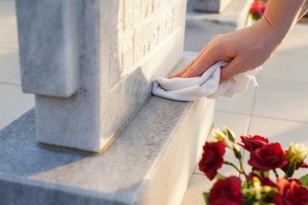 limpieza-de-lapidas-segun-el-material